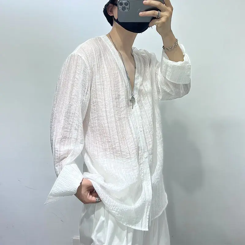 Simple loose hollowed-out draped V-neck loose shirt for men
