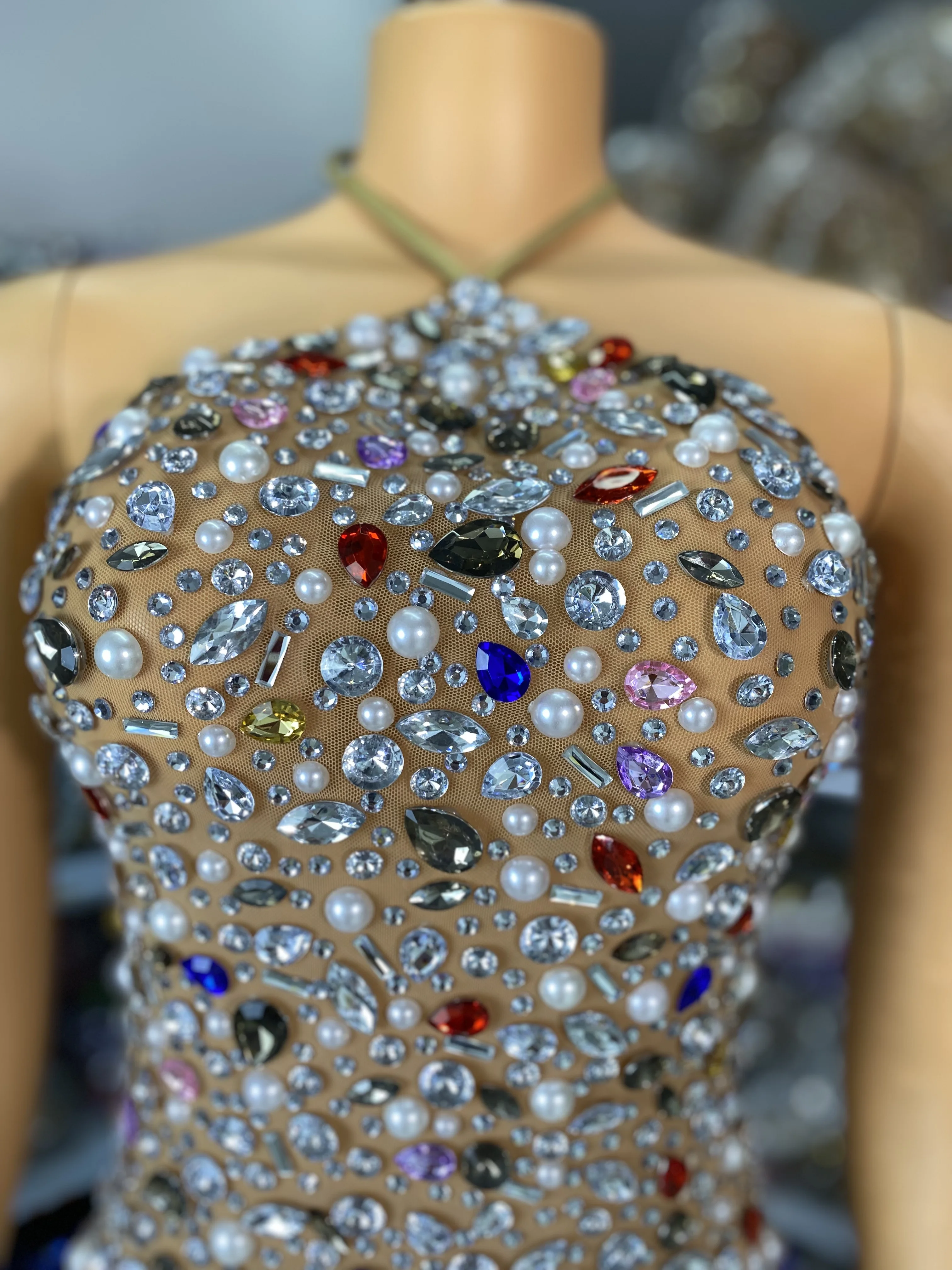 女性の高級カラフルなラインストーンメッシュボディコンミニドレス高弾性イブニングクラブパーティーナイトバー DJ ゴーゴードレスステージ衣装