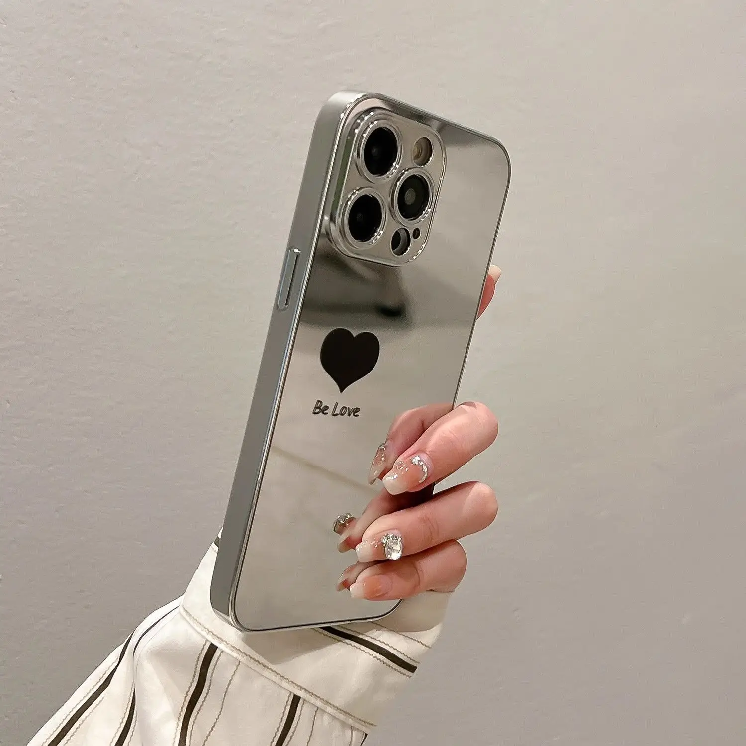 

Black heart-shaped phone case suitable for iPhone 16 Promax creative phone case iPhone 15 Pro electroplated mirror phone case