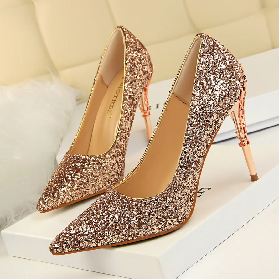 

2022 Women 10cm High Heels Fetish Pumps Lady Glitter Metal Carving Wedding Bridal Heels Bling Luxury Design Party Scarpins Shoes