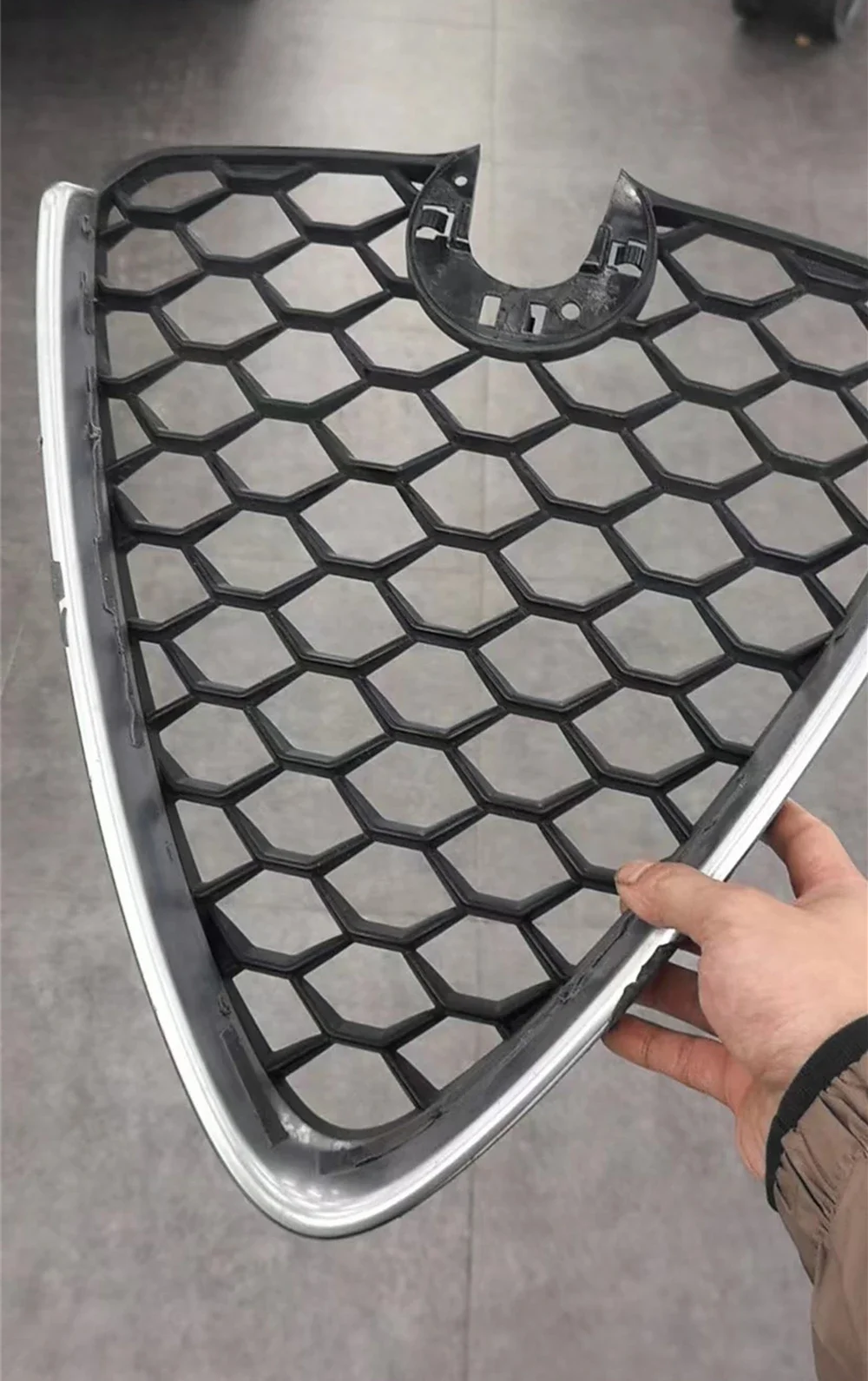 

Car Front Bumper Grill Mask Radiator Grille for Alfa Romeo Giulia
