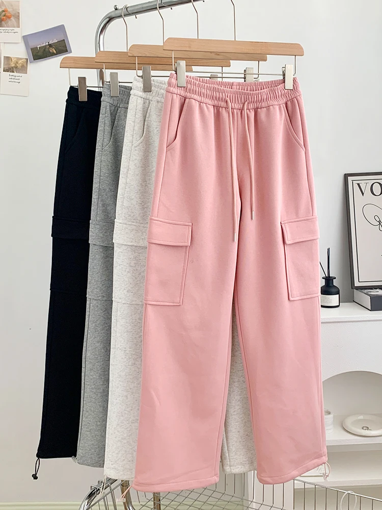 Women's Autumn Winter Fleece Lined Warm Sweatpants with Big Pockets Cargo Pants Sporty Casual Loose Wide Leg Pants