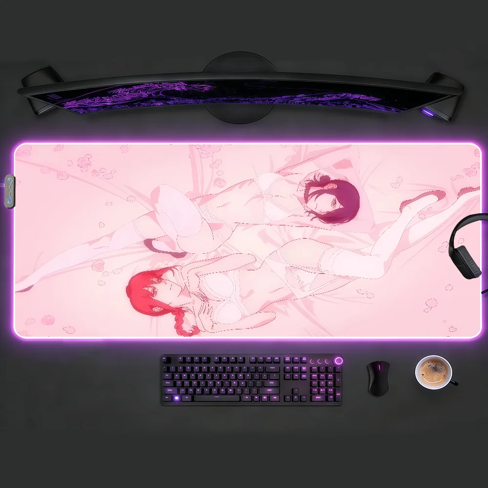 C-ChainsawES M-Man Movie R-Reze A-ArcS MousePad RGB LED Rutschfeste Gummi-Gaming-Zubehör XXL Computer Büro Tastatur Schreibtischunterlage