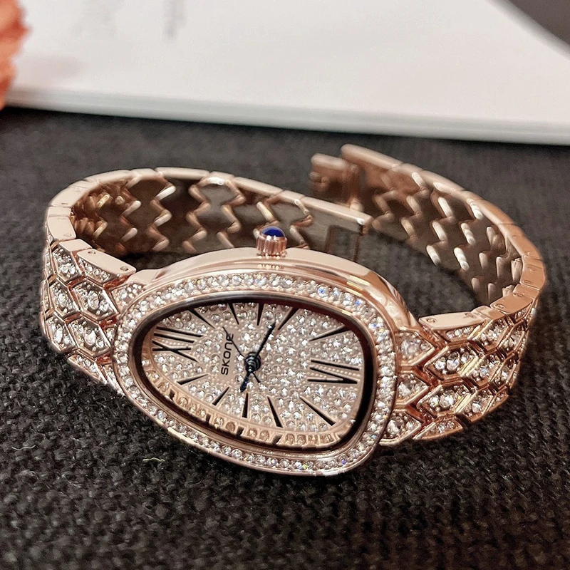 À prova dwaterproof água personalizado cabeça de cobra cheio diamante estilo europeu e americano à prova dwaterproof água quartzo tendência moda relógio feminino