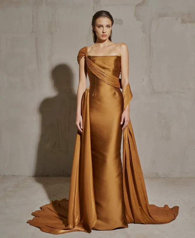 Customized High Quality Sleeveless One Shoulder Floor Length Court Train Strapless Backless Women Wrinkle  Abiti in Tulle Donna