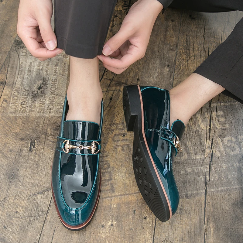 

Модные мужские кожаные лоферы без шнуровки, деловые повседневные модельные туфли для мужчин, удобные офисные формальные свадебные туфли с острым носком