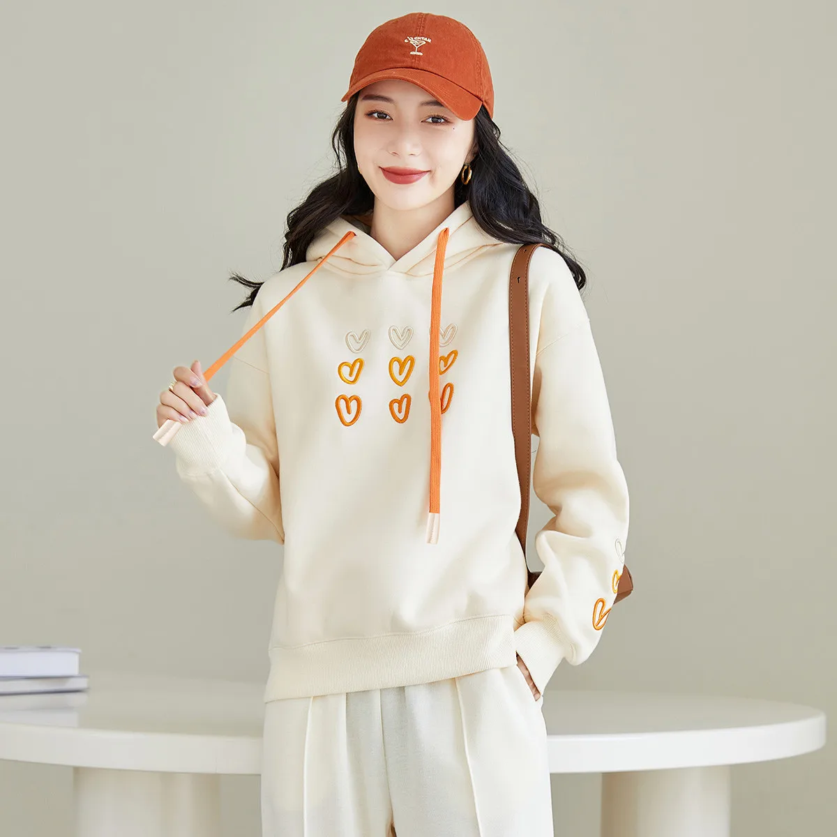LOUIS YAO Fashionable Velvet Embroidered Women's Hoodie 2025 Autumn Collection Thick Sweatshirts Loose Long Sleeve Casual Top