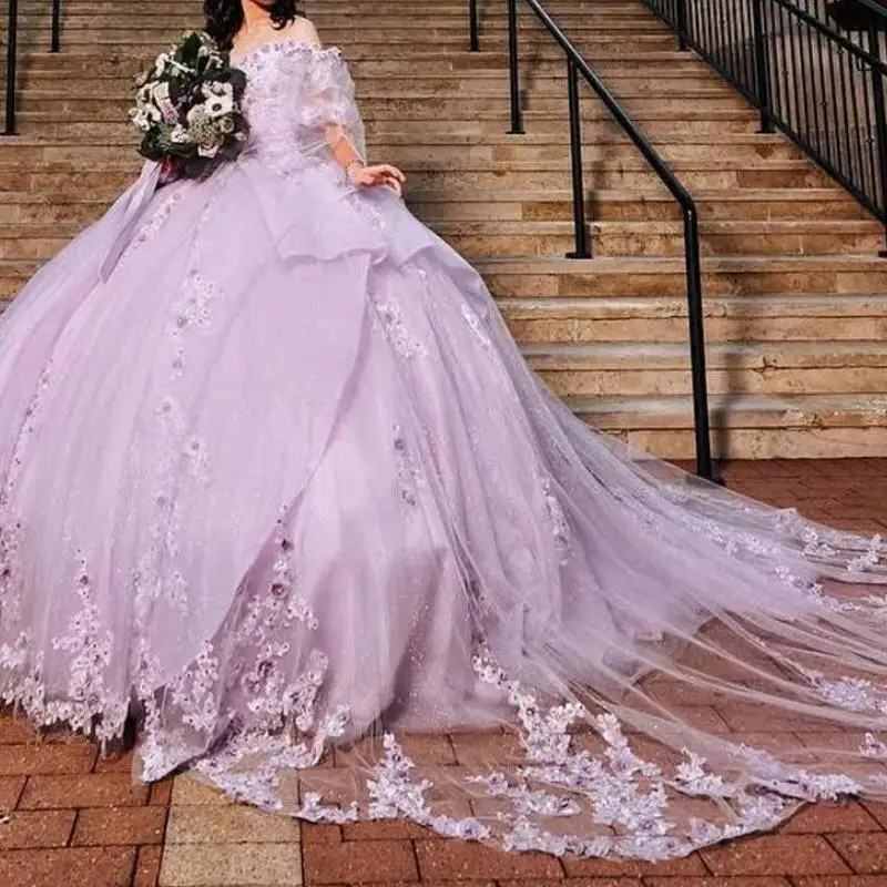 Abito da festa di compleanno per ragazza principessa lilla personalizzato con spalle scoperte Abito da ballo con lacci floreale 3D Dolce 16 Abito Quinceanera Prom 15