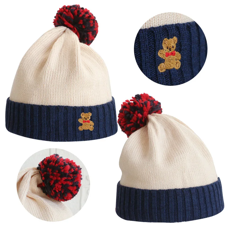 

Новая вязаная шапка для мальчиков на осень и зиму с вышивкой милого медведя