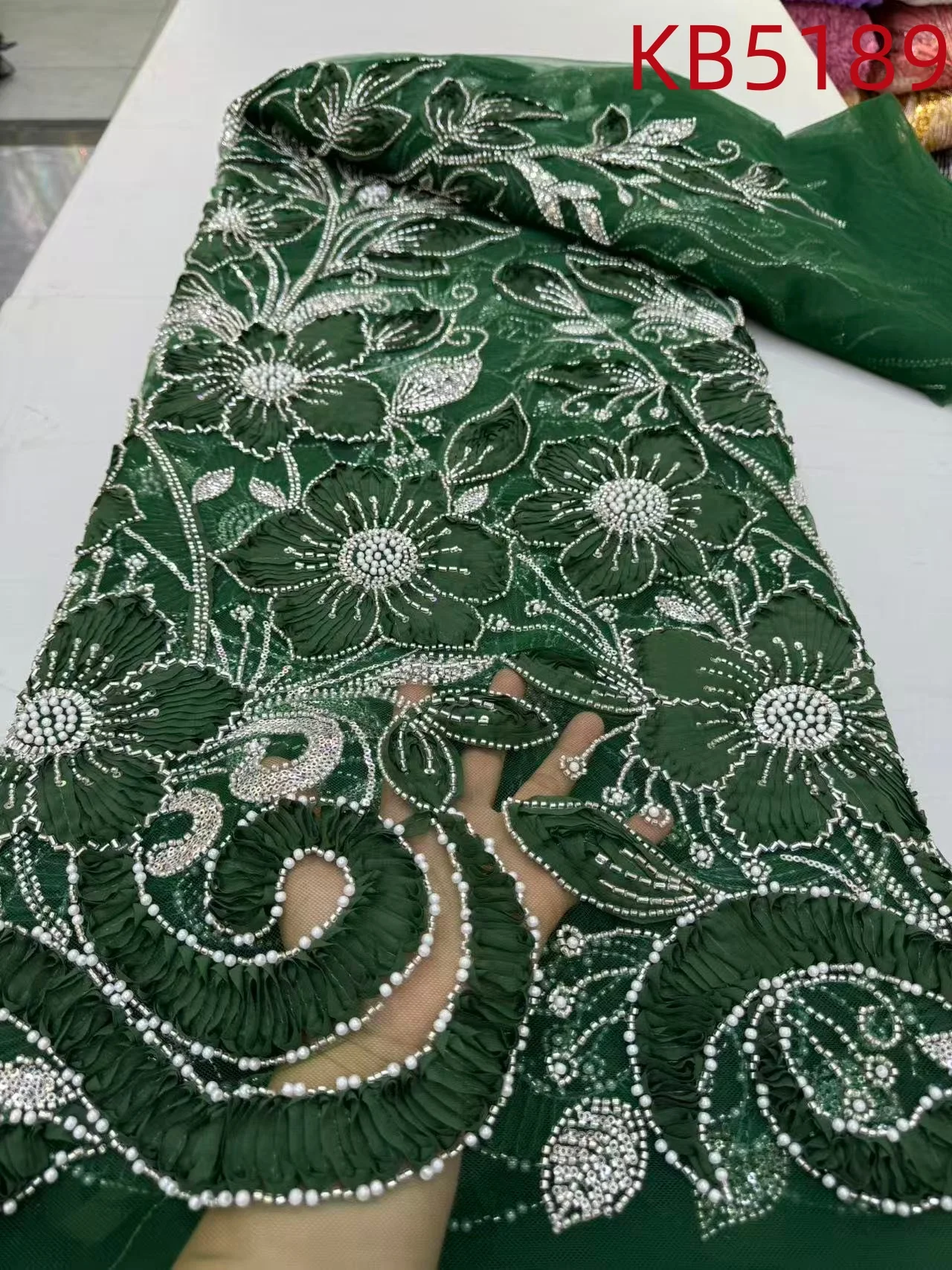 قماش دانتيل أفريقي 5 ياردات جودة عالية 2025 فساتين ترتر قماش مطرز شبكة فرنسية مع تسلسل للخياطة KB5189