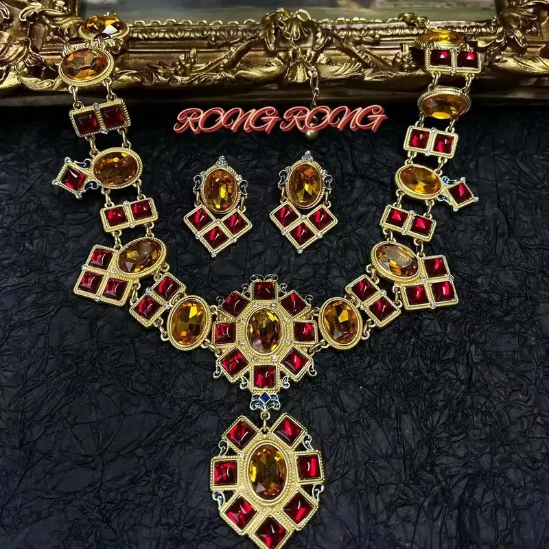 Set perhiasan mewah cahaya royal kalung anting geometris ruby alami desain niche Eropa Tengah