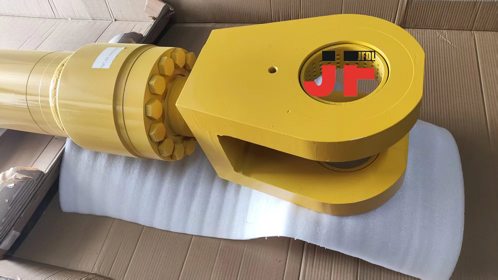 قطع غيار ما بعد البيع الجديدة قطع غيار ماكينات البناء اسطوانة ASS'Y 707-01-0H990 متوافقة مع WA600 707-01-0H990