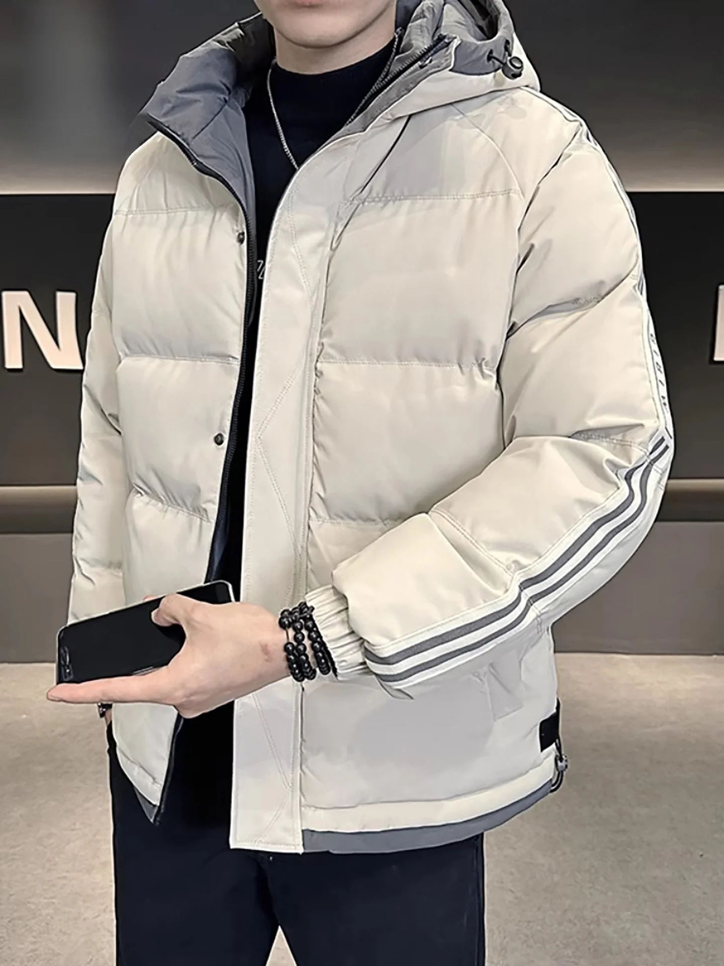 

Nainilu Men's Thickened Hooded Cotton Jacket Warm Fashionable Winter Coat American Style Business Casual Polyester Fiber