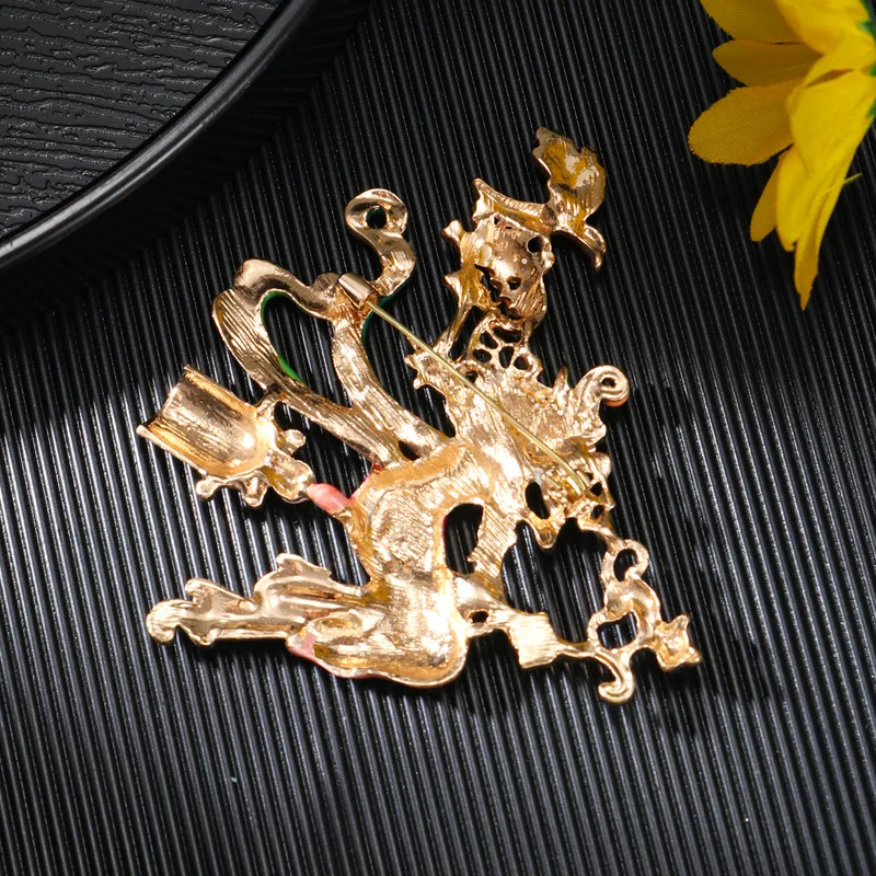 Halloween rhinestone brooch riding broomstick witch pumpkin oversized pin men and women accessories holiday gift