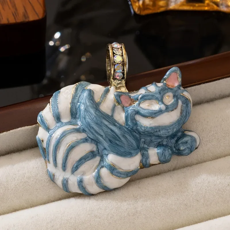 Qingdao medieval necklace cute light luxury high sense retro animal series new Chinese cat enamel necklace pendant