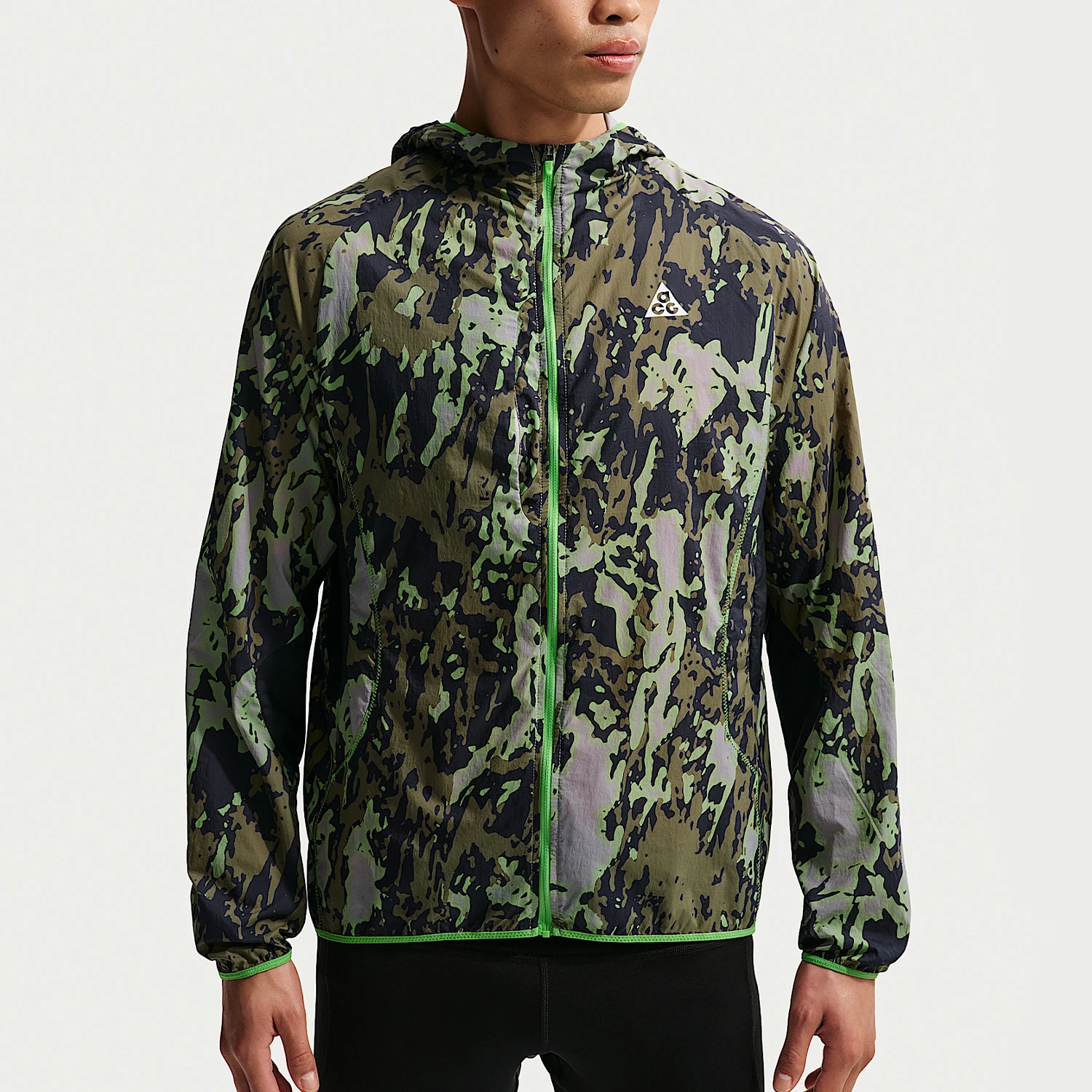 Nike Authentic Spring Style Herren-Laufjacke mit Kapuze und atmungsaktivem Material IF2172-009