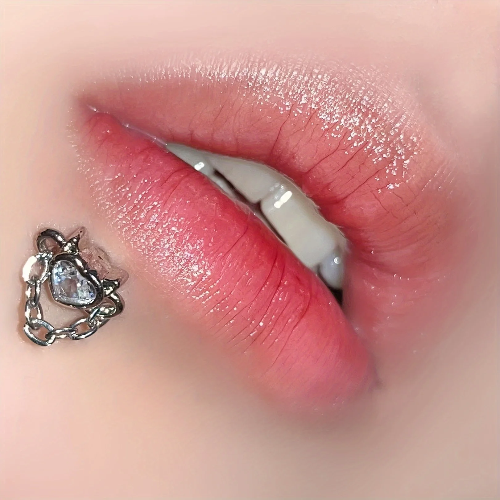 Spicy girl niche chain heart lip stud three-color ear cartilage stud stainless steel piercing jewelry