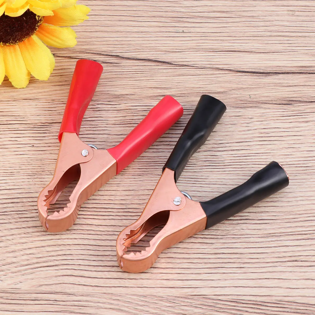 

2Pcs Steady Copper Plated Alligator Clamps Battery Clip Connectors Insulated for Truck Battery Maintenance Cable Use