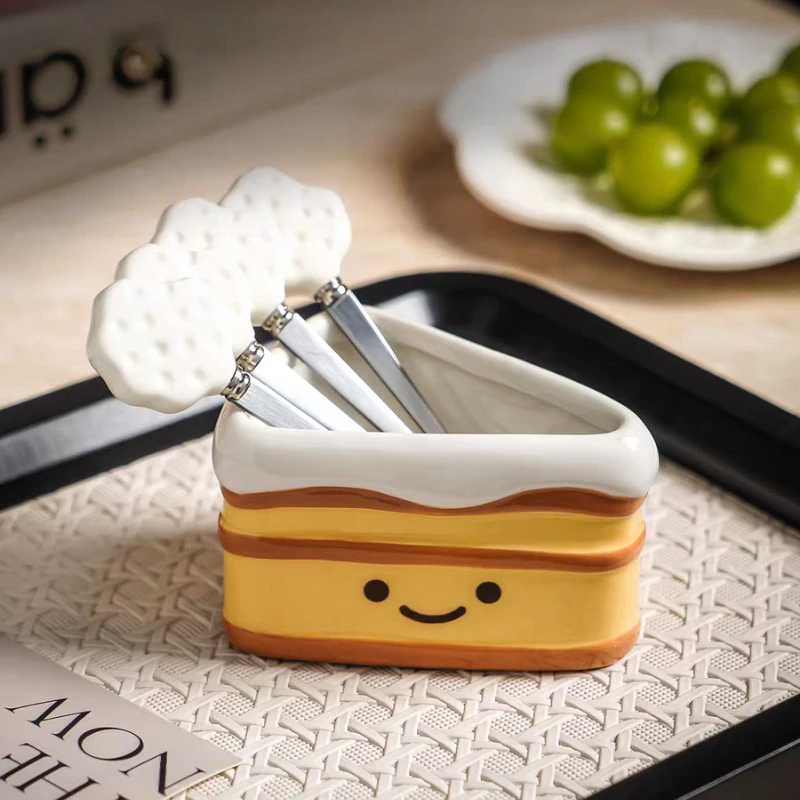 

Милый торт, керамическая вилка для фруктов, набор с 4 вилками, домашнее десертное блюдо для гостиной, мультяшная еда, фруктовая палочка, кухонные аксессуары