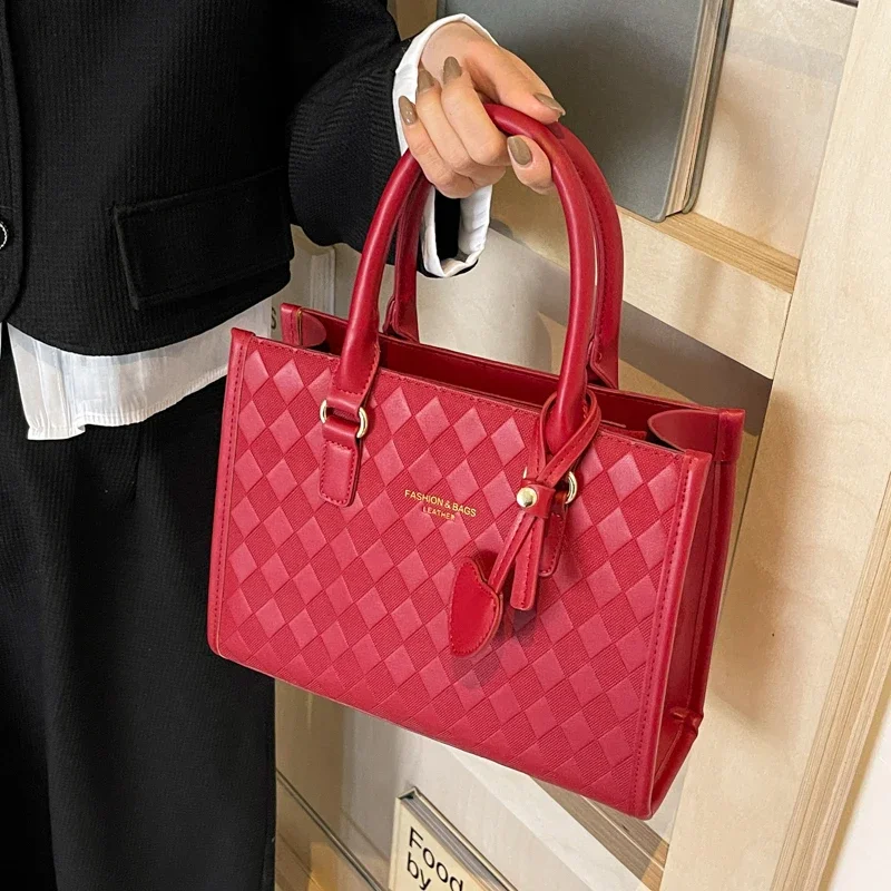 Bolso de boda rojo para mujer, bolsa de mano todo en uno de gran capacidad, bolso cruzado de un solo hombro, sentido Senior, nueva tendencia