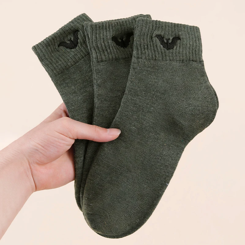 3 Pairs Of Seasonal Trendy, Cool, Funny, Fashionable Halloween Bat Embroidery Pattern Versatile Military Green Mid Tube Socks