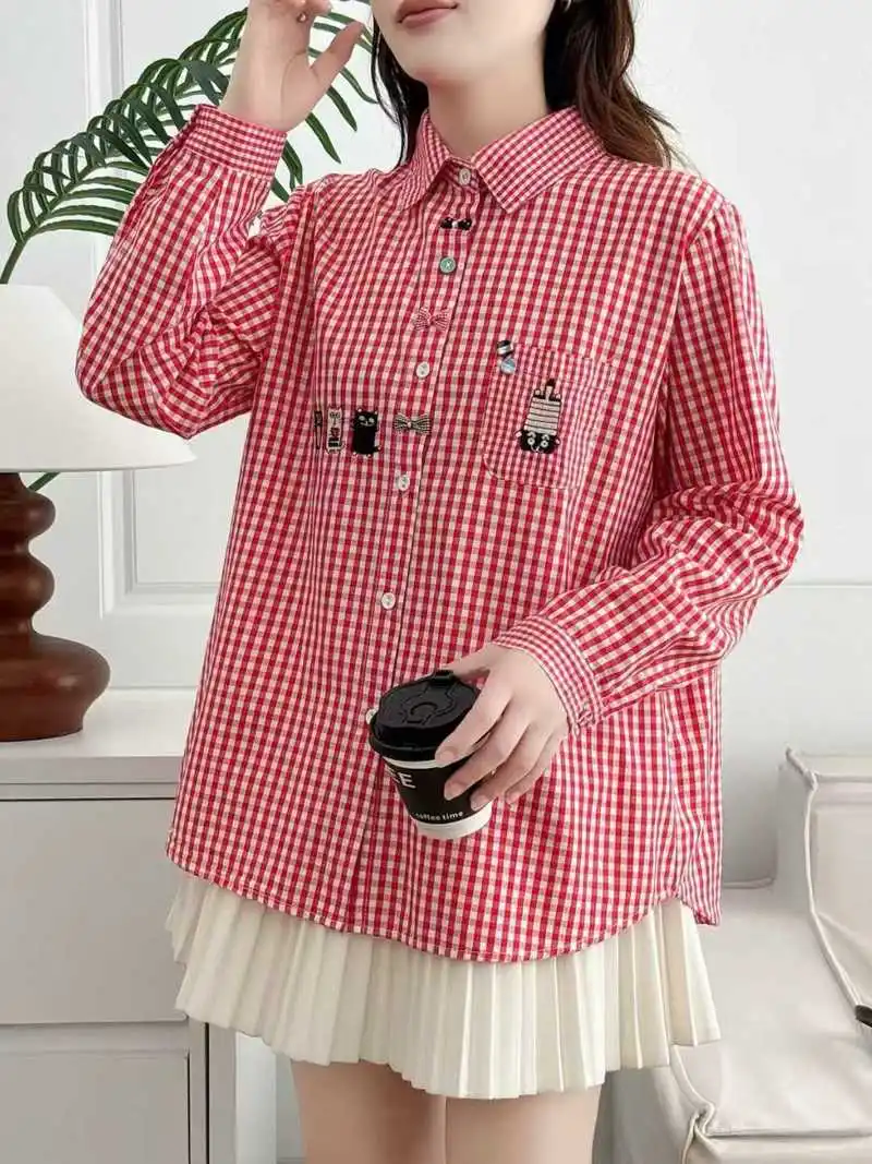 Japanische Mori Mädchen Vintage Plaid Cartoon Katze Stickerei Baumwolle Shirts Frauen Herbst Drehen Unten Kragen Langarm Casual Bluse