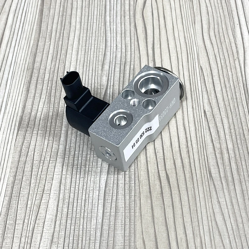 

1PC Car accessories A/C Expansion Valve Block Expansion Valve For Benz W222 X222 S320 S400 2228300584