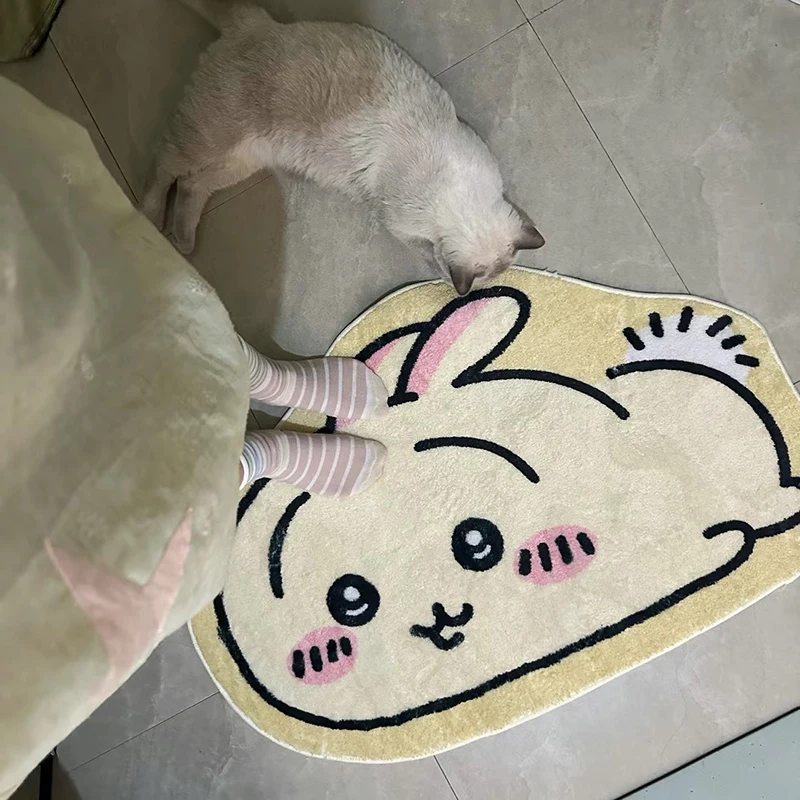 Tapis de sol en peluche Chiikawa, dessin animé Hachiware Usagi, antidérapant, pour salle de bain, coussin de voiture, doux, décoration de salon, cadeaux