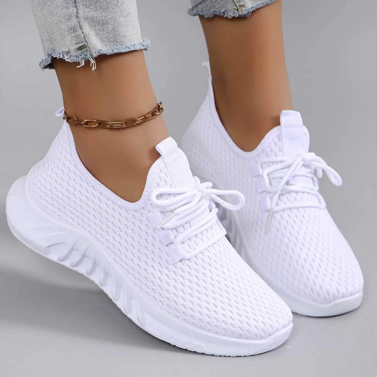 Spring new women\'s sports shoes, fashionable, breathable, lightweight, non-slip, wear-resistant, casual sports shoes, flat shoes