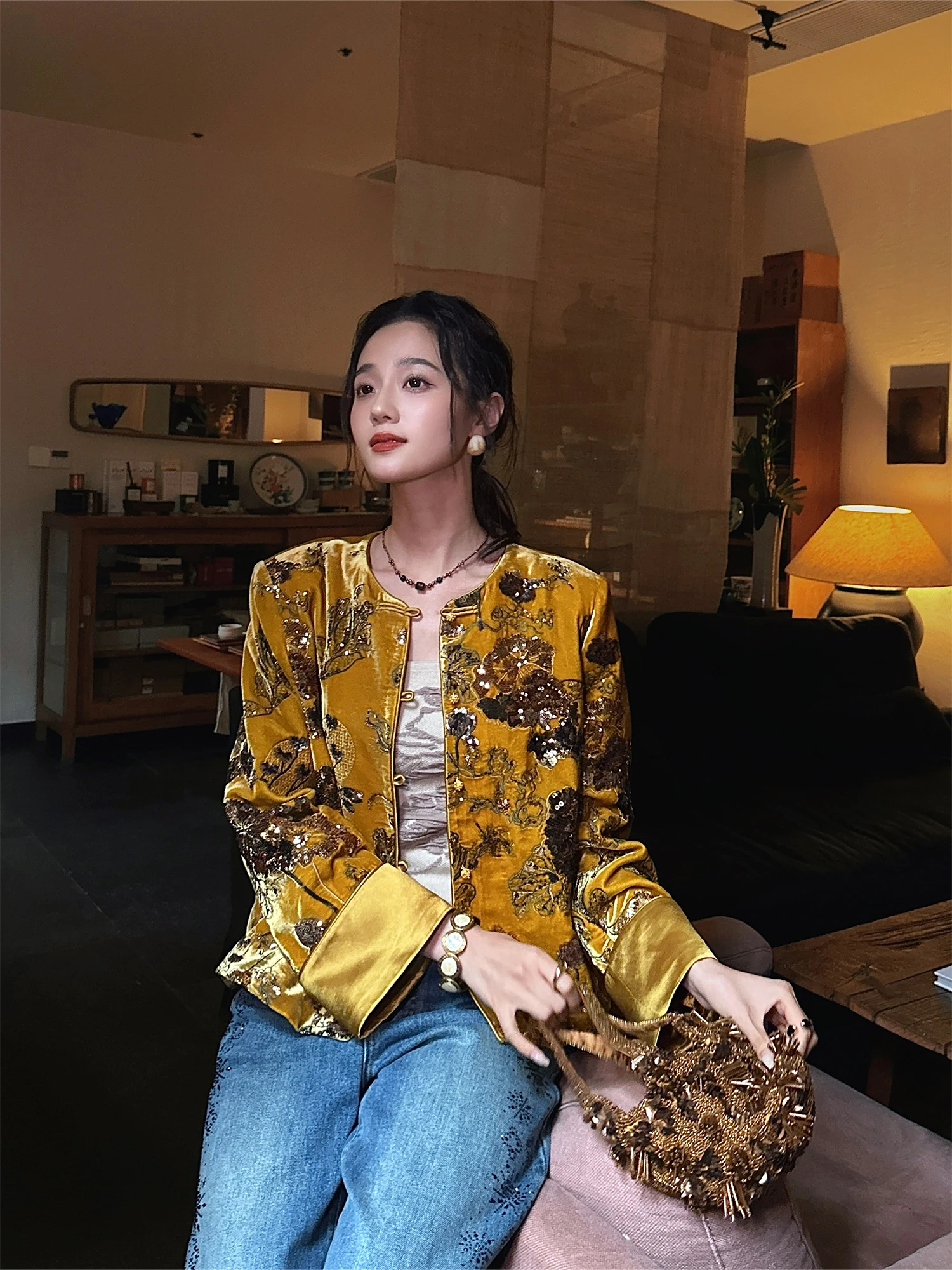 

Sanji Bla Flower Que Xian Новая китайская верхняя одежда для ранней осени в национальном стиле, шелковый бархатный топ, модный, с круглым вырезом, трендовый