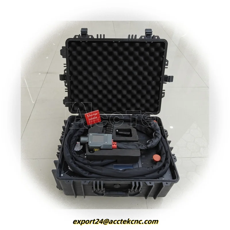 Portable Pulsed Laser Cleaning Machine For Rust Paint Oil Removal No Damage 500W 1.5MJ 15MJ Handheld Laser Cleaner Machine