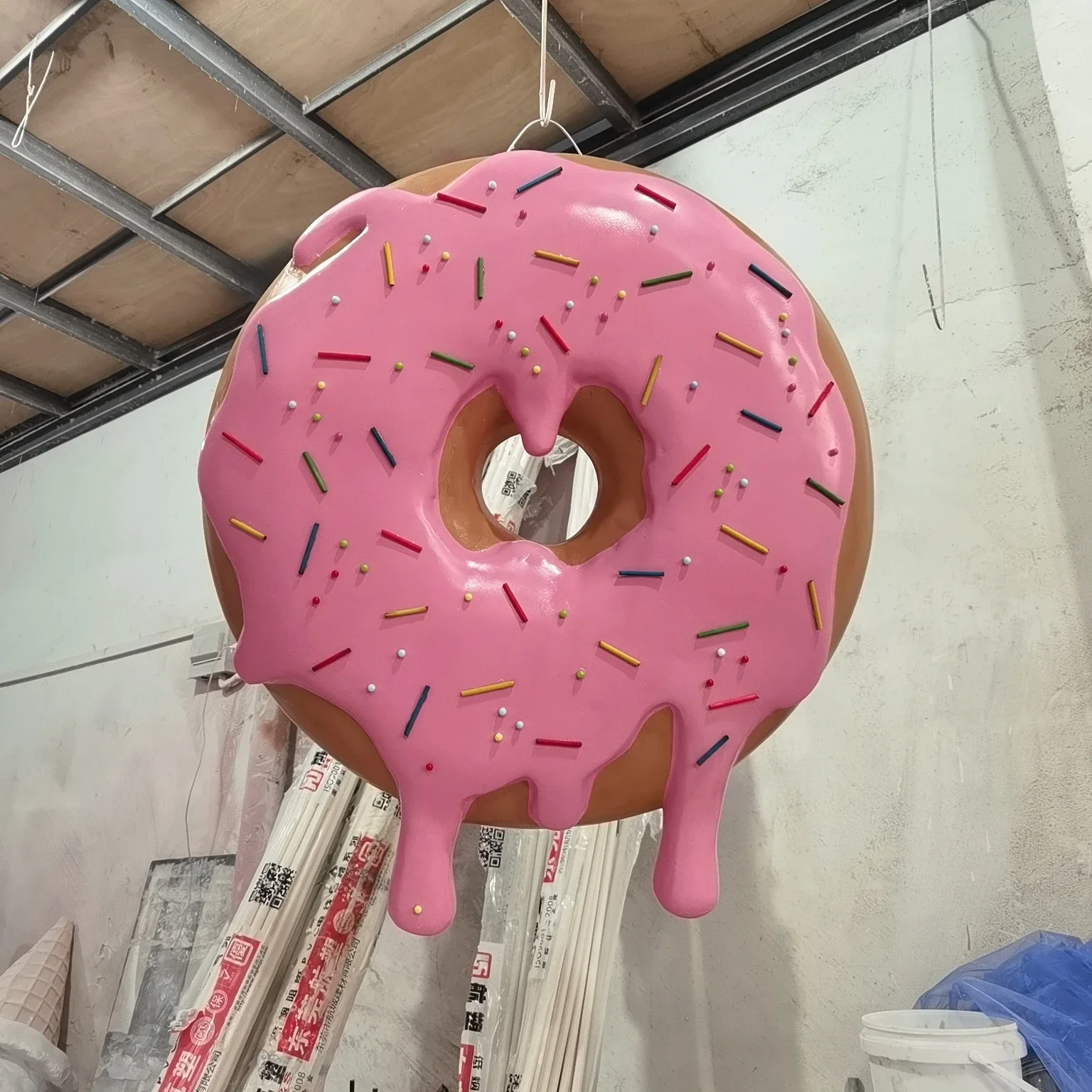 Customized simulation large hanging donut cake ice cream ice cream candy model FRP sculpture door head shop sign