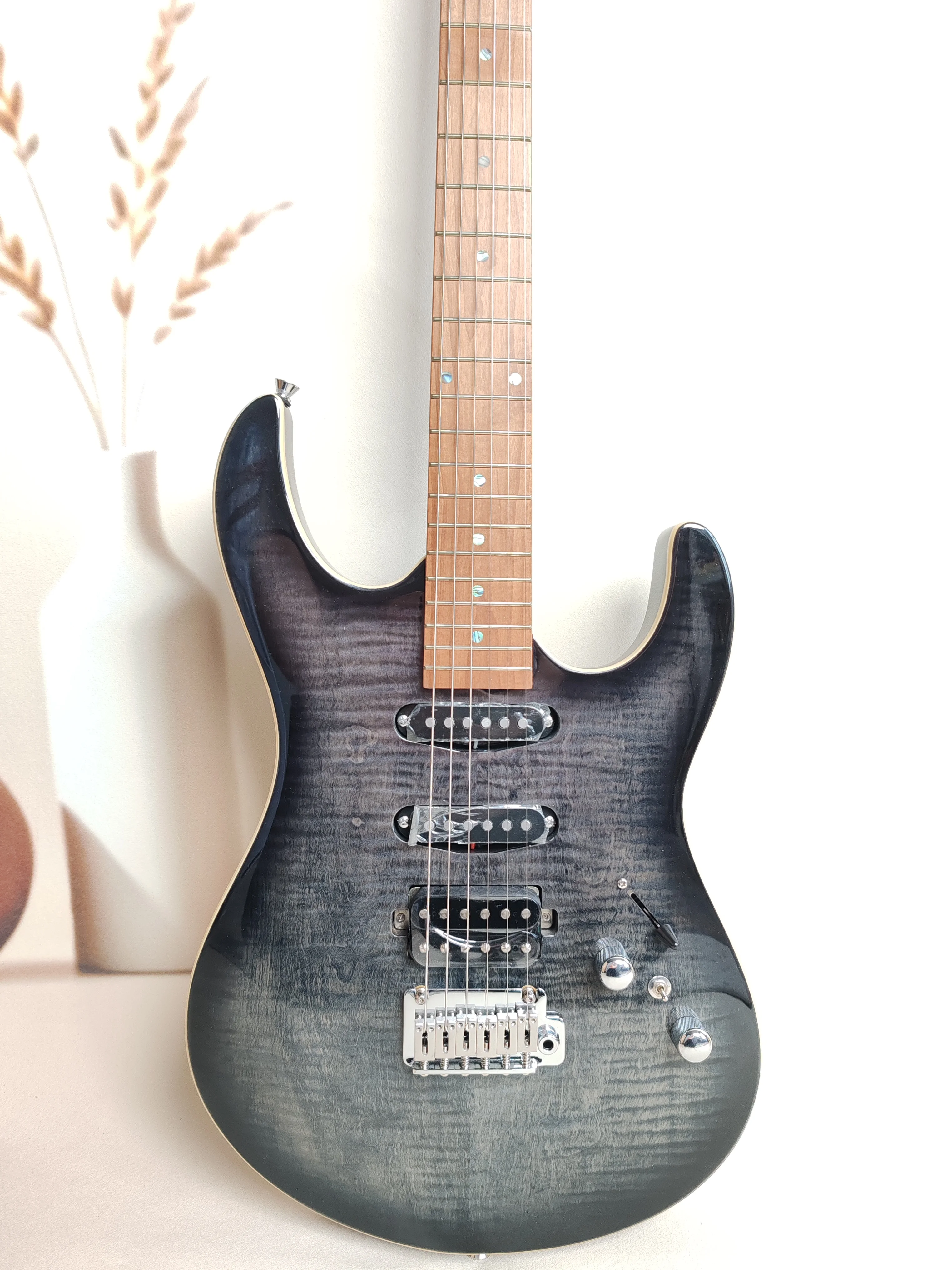 AG-14 Professional Electric Guitar Okoume Body  Flame Maple Top Made China Wholesale Factory Price Guitar