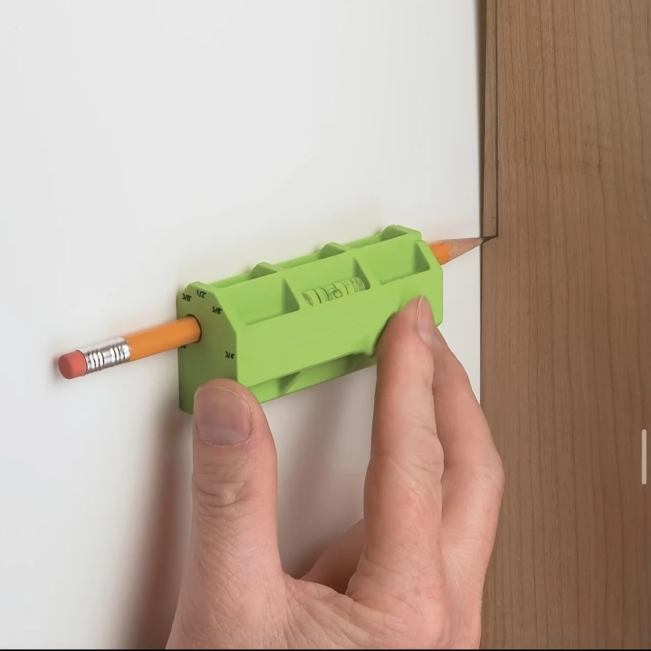 Precision Plastic Horizontal Line Marker - Fine Point, Left-Handed Design Tool for Measuring and Layout,Pencil marking tool