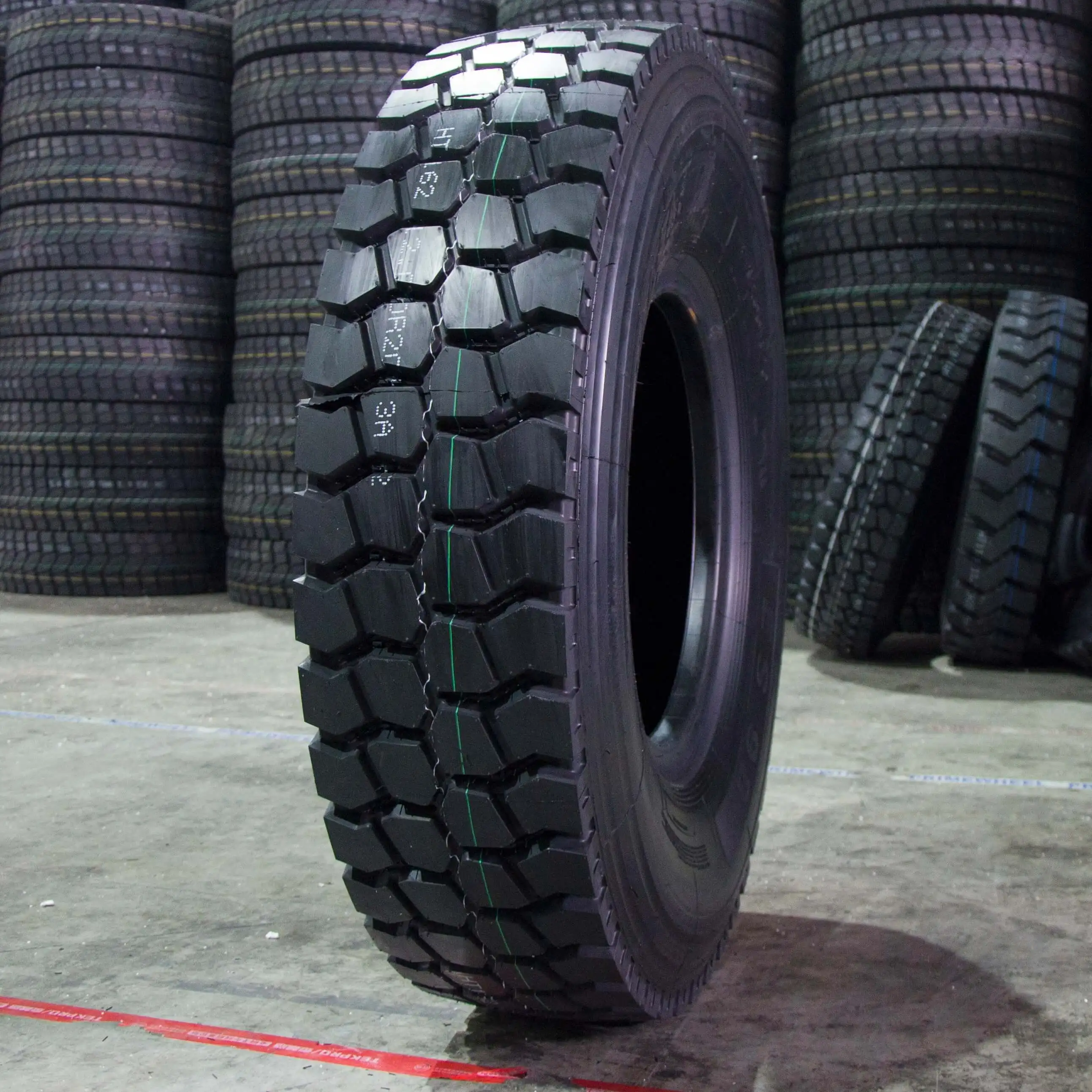 

Blacklion Hino 10.00-20 Radial Truck Tire 1000x20