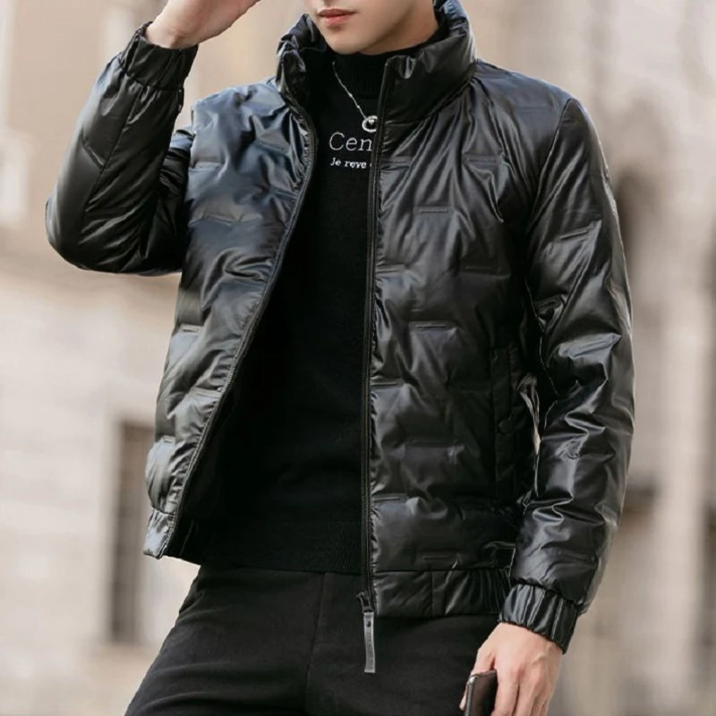 เสื้อแจ็คเก็ตผ้าฝ้ายบุขนเป็ดแบบสั้นสำหรับผู้ชาย คอลเลคชั่นใหม่ ฤดูใบไม้ร่วง-ฤดูหนาว ปี 2025 หนา น้ำหนักเบา คอตั้ง อุ่นสบาย