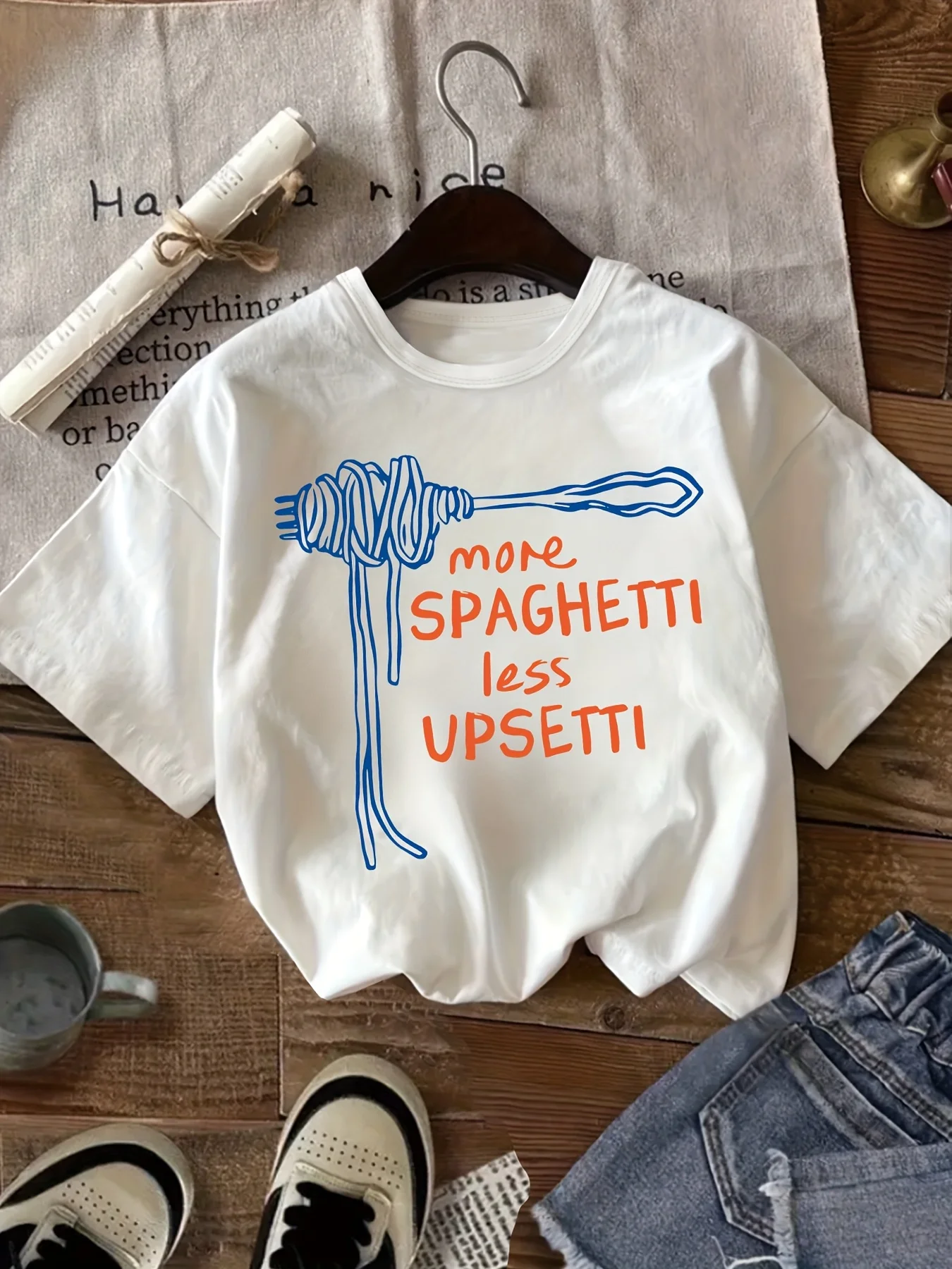 Camiseta de verano para niña "More Spaghetti, Menos Upset" Cita inspiradora con diseño de espagueti Camiseta casual de manga corta con cuello redondo