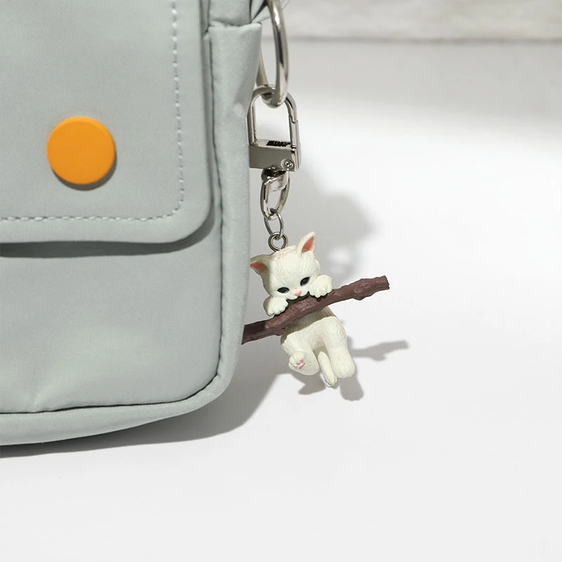 Steel Fun Jewelry Cute Holding Branch Cat Keychain Three Dimensional Cartoon Koki Creative Key Chain For Women Handbag Pendent