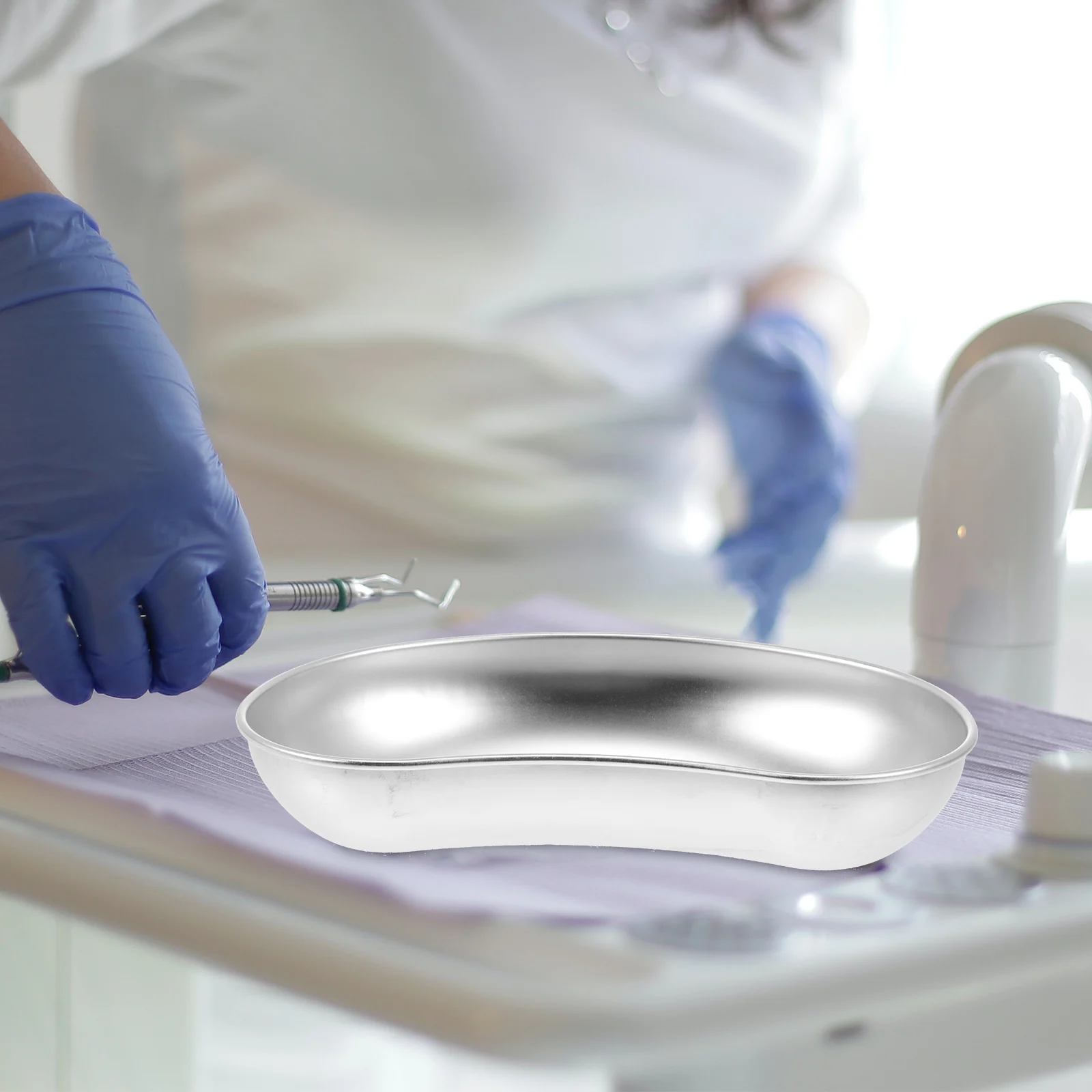 

1 pc Stainless Steel Kidney Shaped Curved Tray Raised Lip Medical Dental Storage Plate For Hospital Clinic Surgical Use Teaching