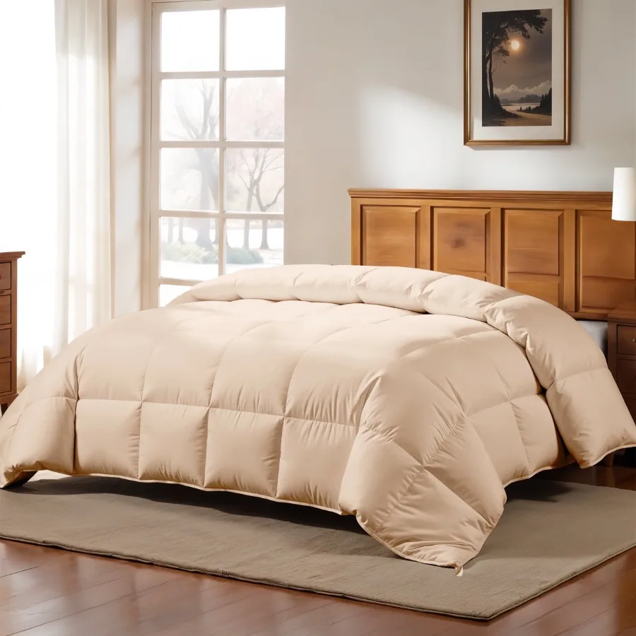 

Одеяло Queen Comforter - стеганое, с наполнителем из искусственного пуха, с угловыми петлями для крепления - бежевое