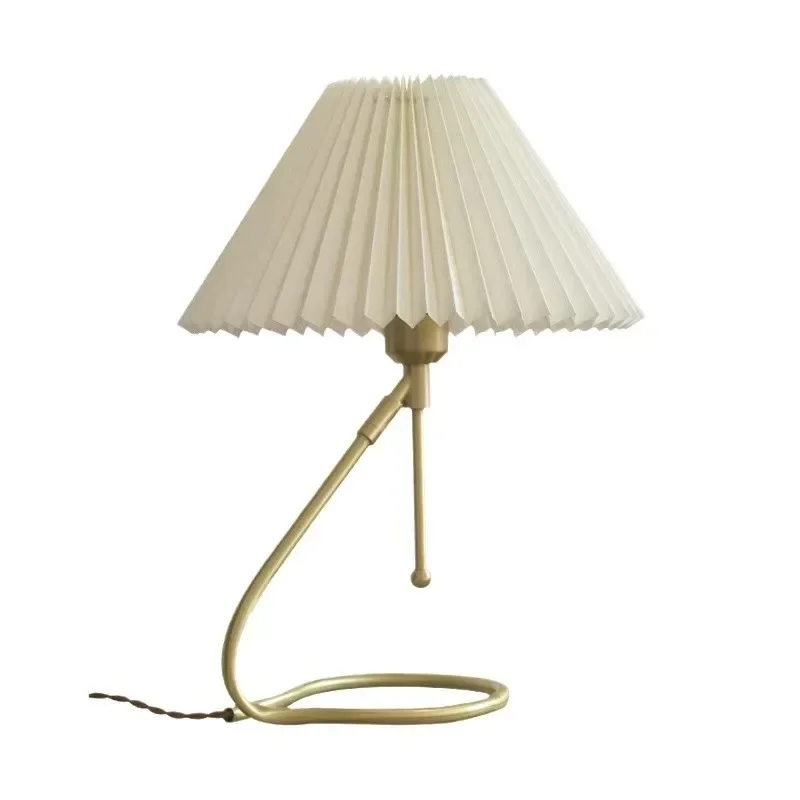 

Medieval style, dual-purpose desk lamp wall lamp, brass texture pleated lamp