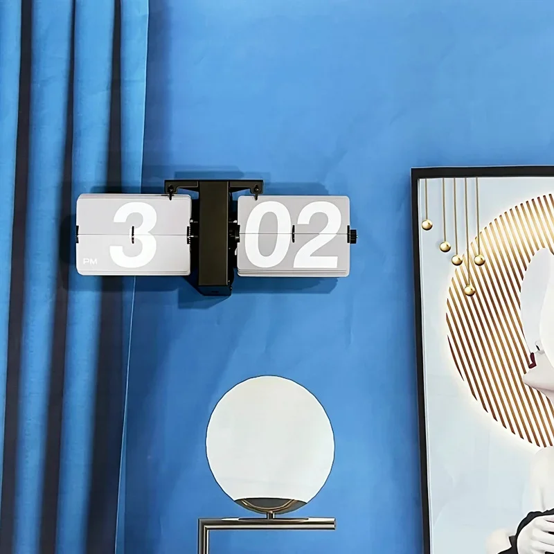 Luxury Metal Desk Clocks Retro Silent Minimalist Aesthetic Flip Clock Small Design Wall Clock Office Table Clocks Decoration