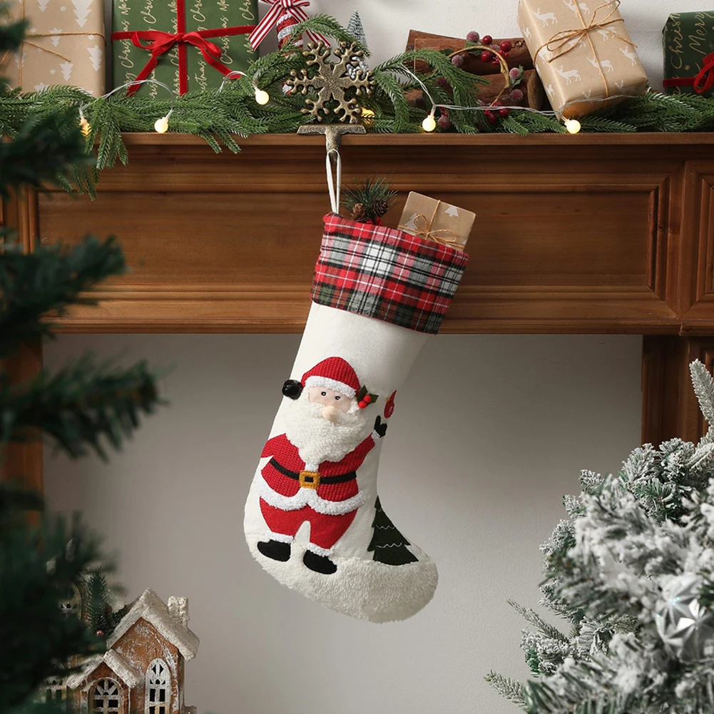 

Очаровательный рождественский чулок со снежинками и милым оленем - идеальный праздник 46*18 см, рождественские носки, подарочные сумки, праздничная вечеринка