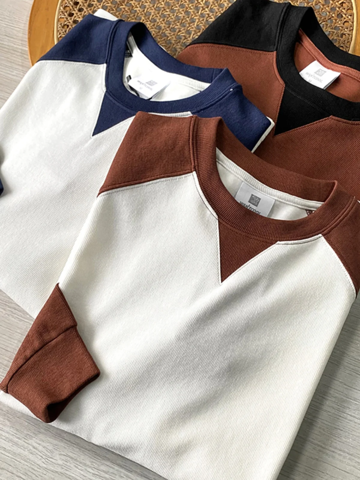 

American Retro Sle Men's Long Sve T-irt Hoodie Patchwork oulder Sve Fabric Heavyweight 3D Diagonal Pattern