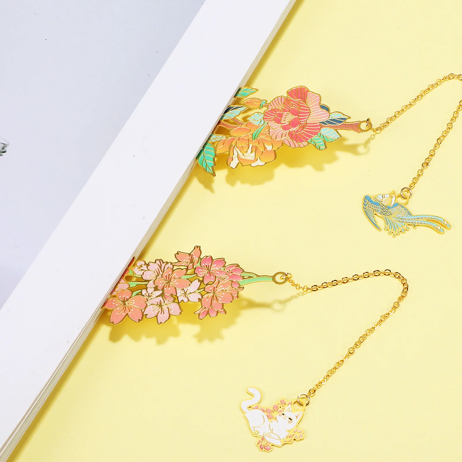 

2Pcs Floral Metal Bookmark Set Premium Flower Design Page Marker with Chain Pendant for Readers Book Enthusiasts Gift Idea