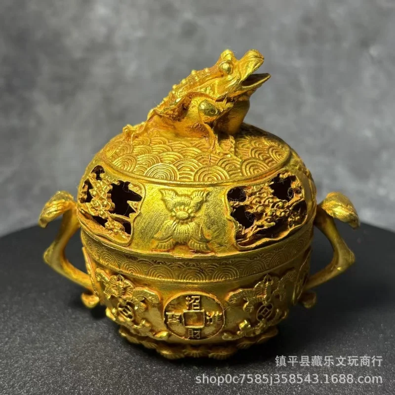 Gilded Fortune Toad , Chinese Style Hollow Carved Zen-Inspired Incense Burner, Home Tea Ceremony Decorative Craft