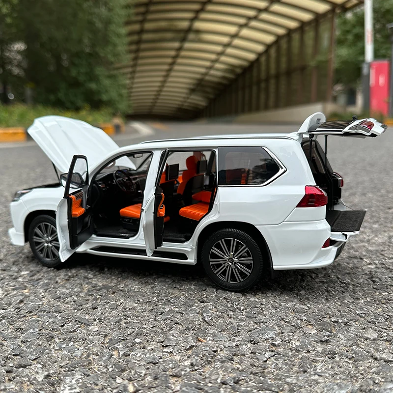 Lcd escala 1:18 Lexus Lx570 todoterreno Suv modelo completamente abierto simulación aleación Micro-fundido juguetes personalizados para niños colección regalo