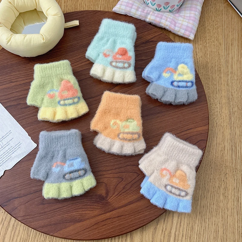 2025 겨울 신상 아기 소녀용 장갑 귀여운 굴착기 모양 손가락 따뜻한 반장갑 소년용 장갑 0-2세