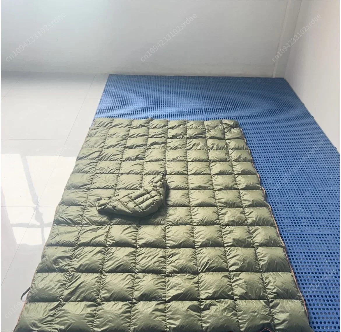 

In stock China Factory High Quality Nylon Down Blanket Waterproof Lightweight Portable Travel Camping Puffy Blanket 90 Down Blan