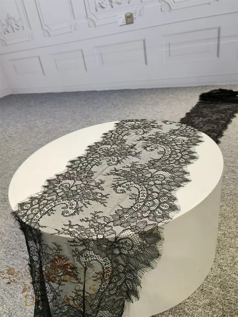 XXHB Delicado Macio Cílios Chantilly Lace Guarnições Padrão Floral Renda Oco Out Vestido de Noiva Tecido de Renda